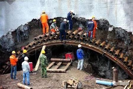 韩城隧道钢花管支护案例